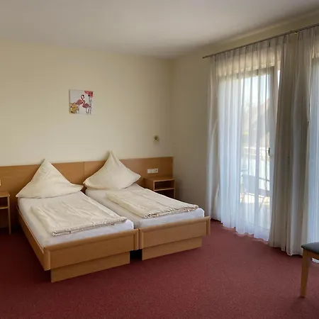 Gasthuis Zum Bahnhof Moerlheim