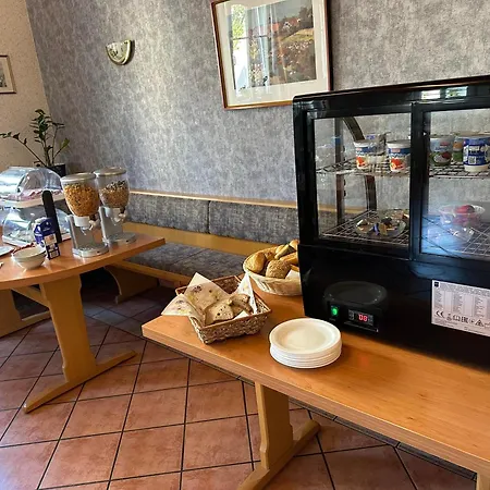 Zum Bahnhof Guest house