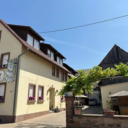 Zum Bahnhof Moerlheim