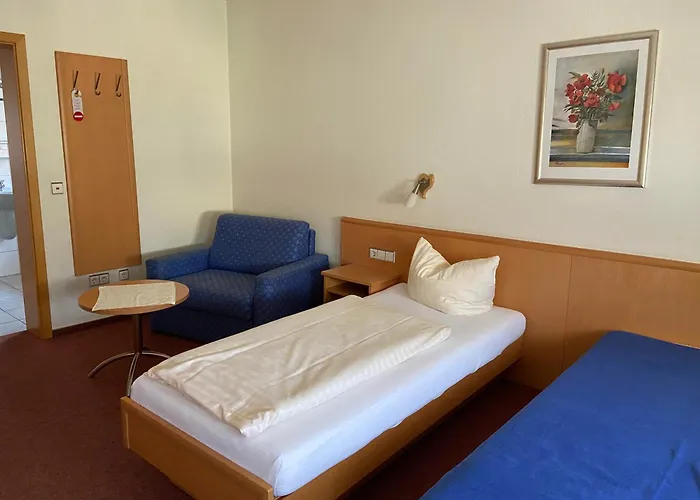 Zum Bahnhof 3* Moerlheim